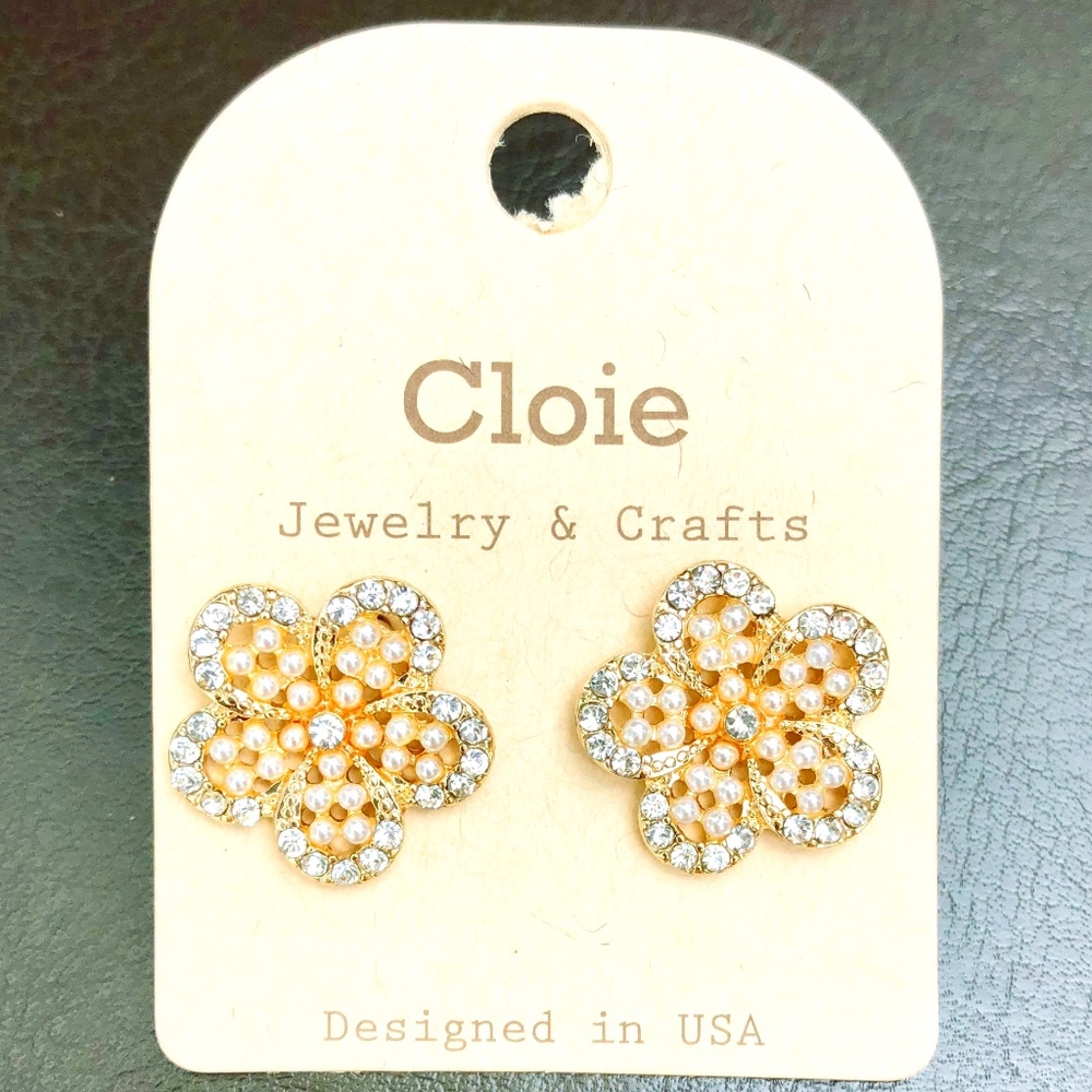 STUNNING Pearl &  Crystal Earrings